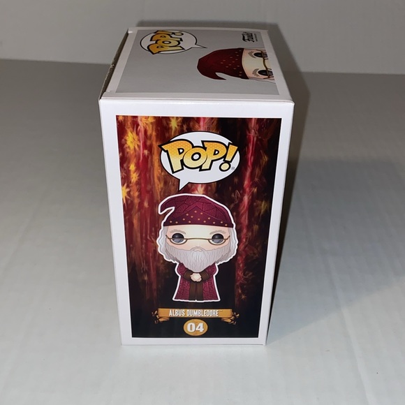 Pop! Harry Potter Albus Dumbledore #4 Vinyl Figure - Picture 2 of 7
